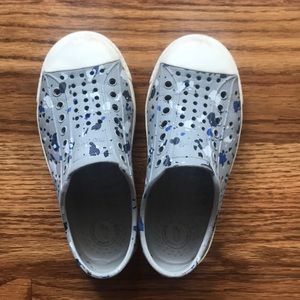 Boys' Natives grey splatter paint